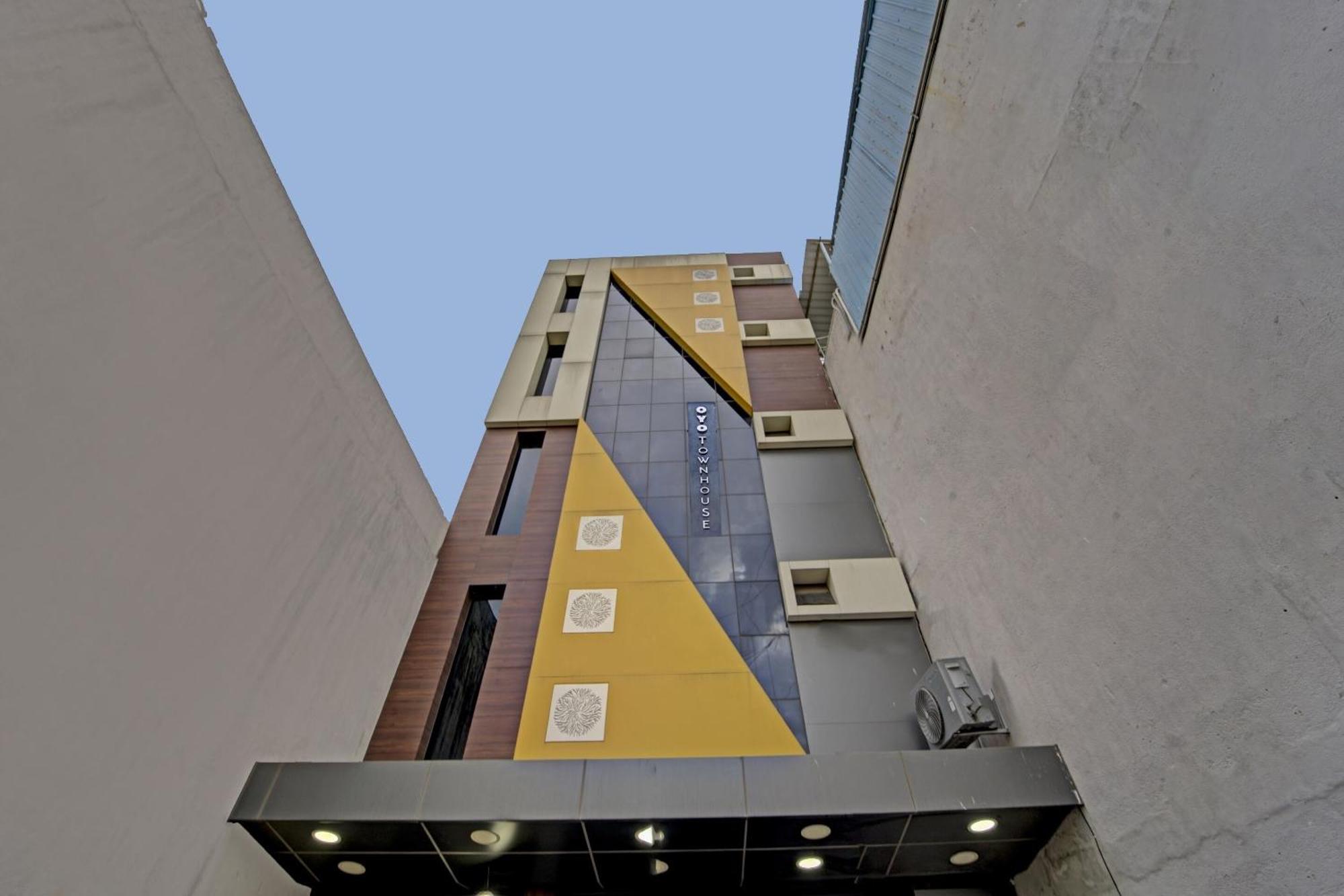 Super Townhouse 1096 Hotel Redfox Nungambakkam Near Apollo & Shankar Nethralaya Hospital Chennai Dış mekan fotoğraf